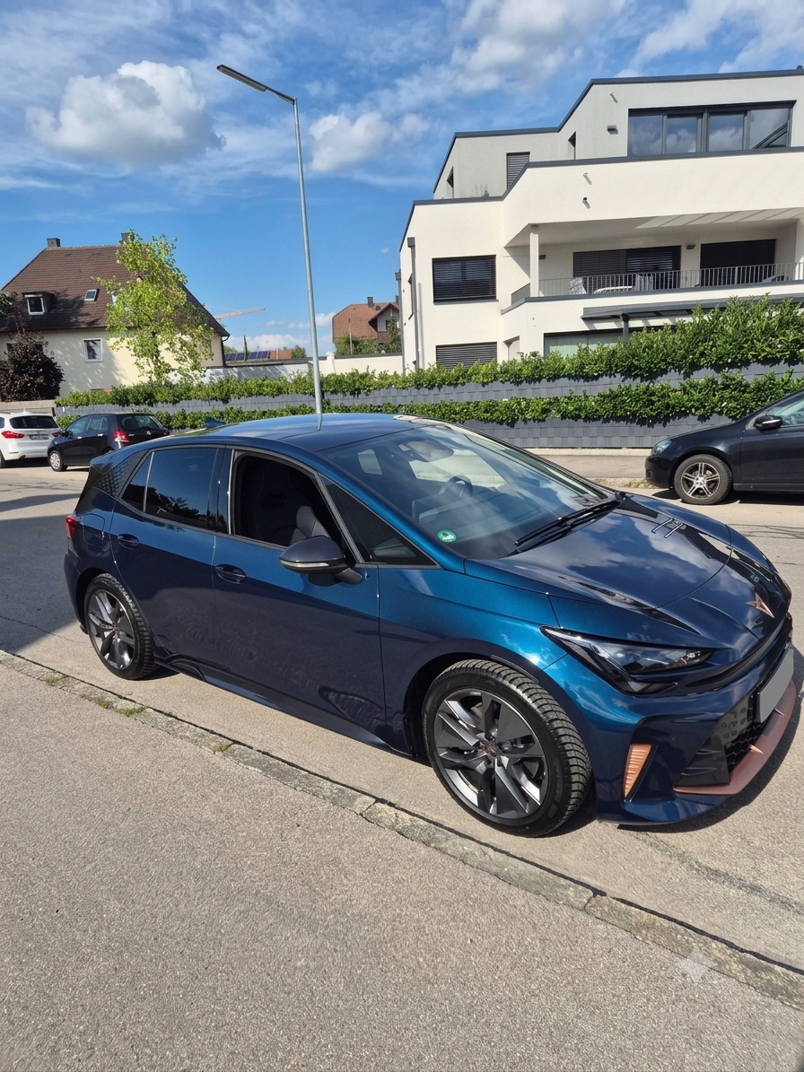 CUPRA BORN Facelift in Aurora Blau