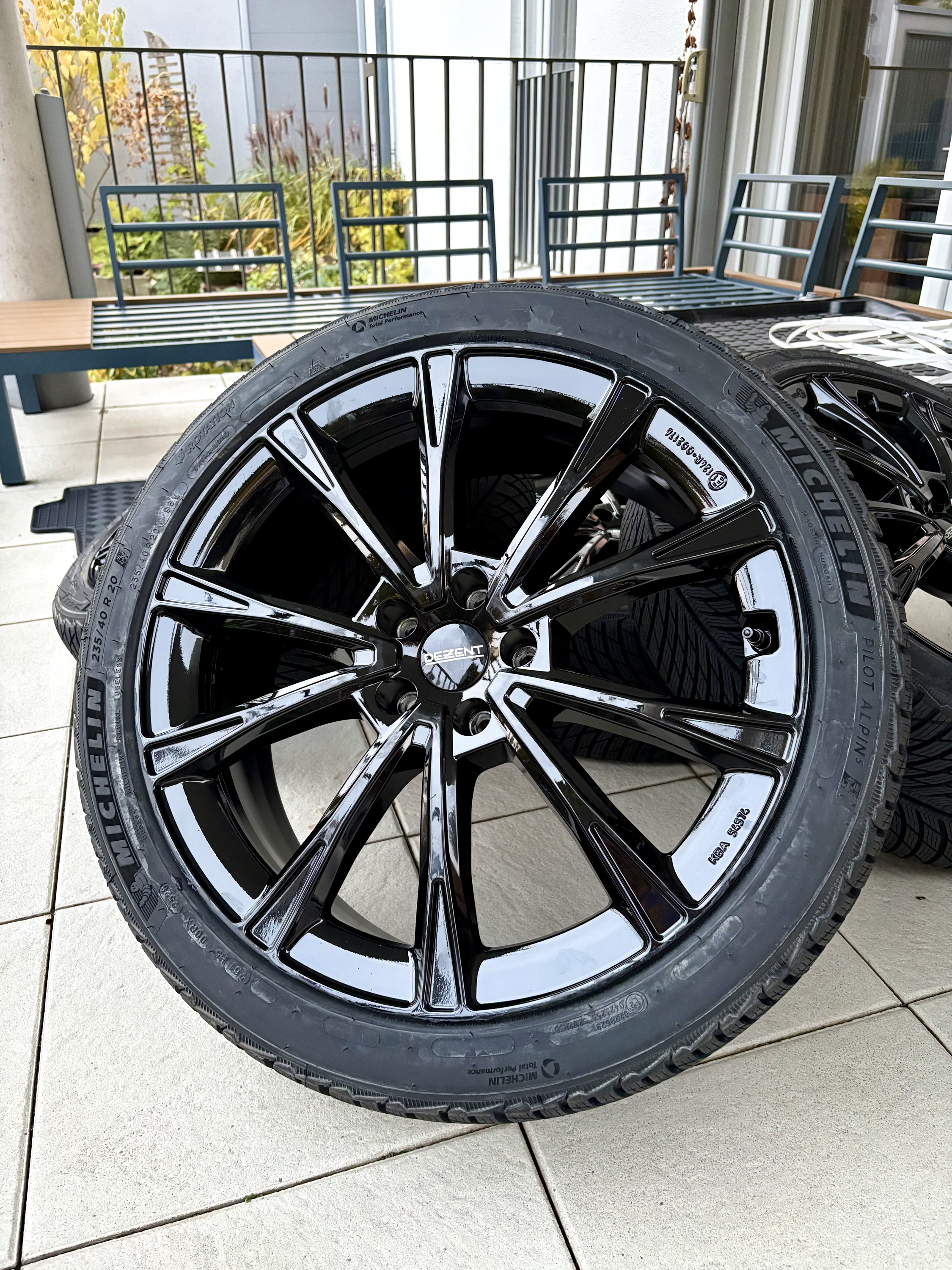 DEZENT AR black 8x20 ET50
