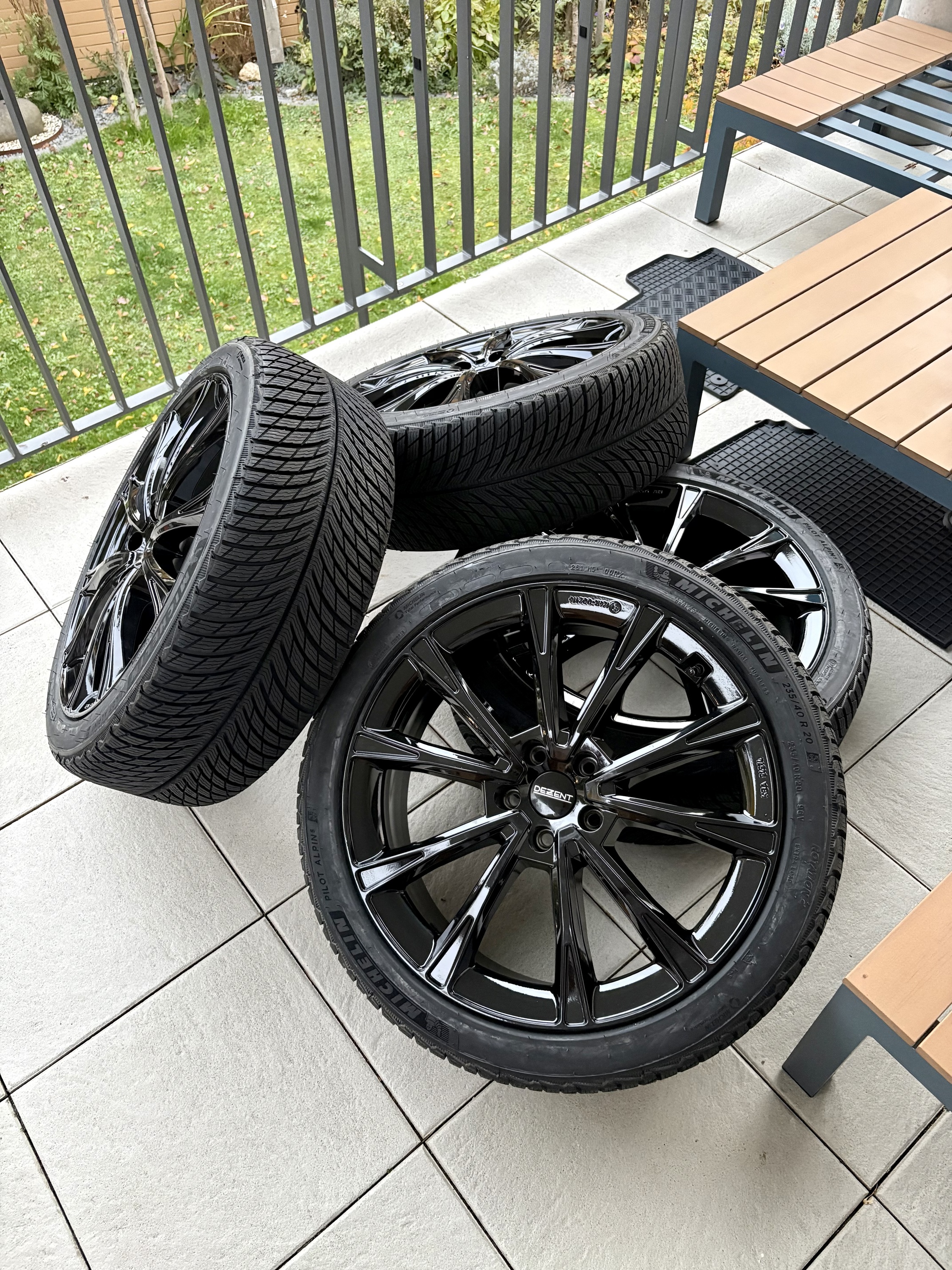 DEZENT AR black 8x20 ET50