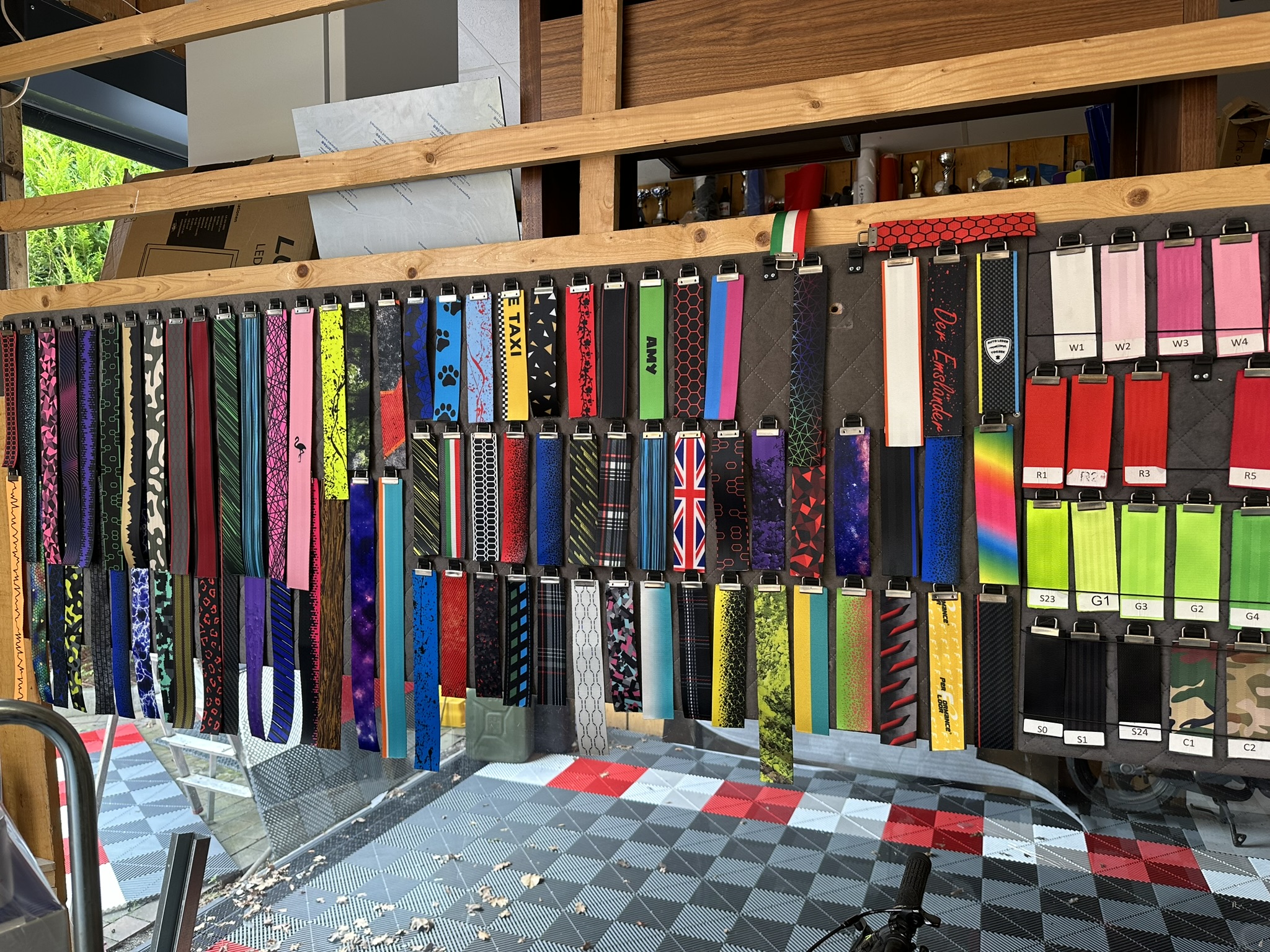 farbige Gurte von https://autokorrektur.de/