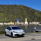 Borni vor Sankt Goarshausen am anderen Ufer