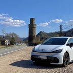 Borni in Oberwesel mit Ochsenturm und Burg Maus im Hintergrund